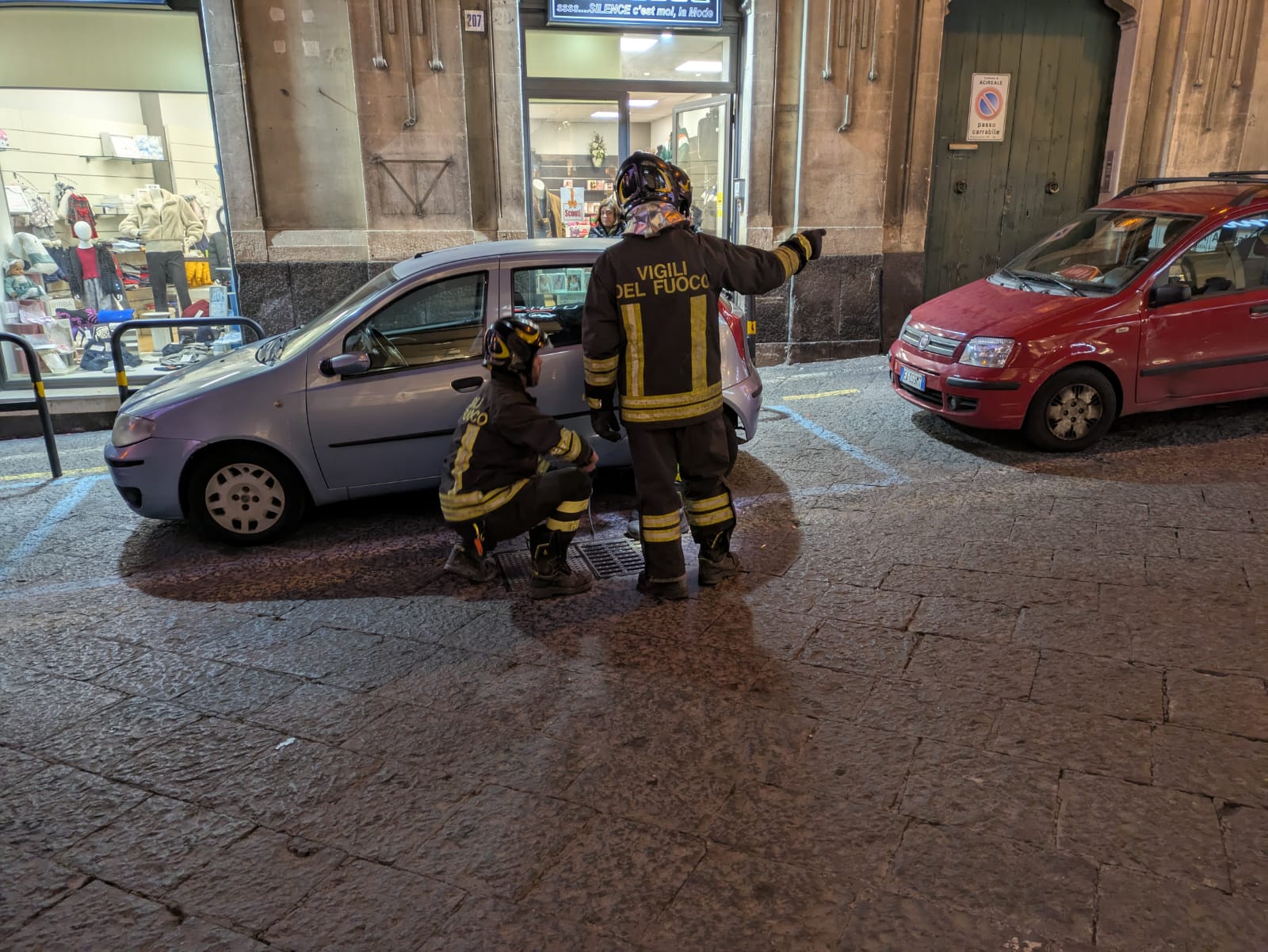 Perdita di gas ad Acireale, vigili del fuoco e sindaco sul posto: la situazione