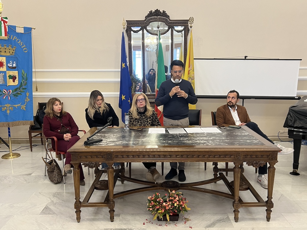 Riposto, assemblea pubblica sulla mensa scolastica. Vasta: “Genitori giustamente preoccupati da polemiche strumentali”