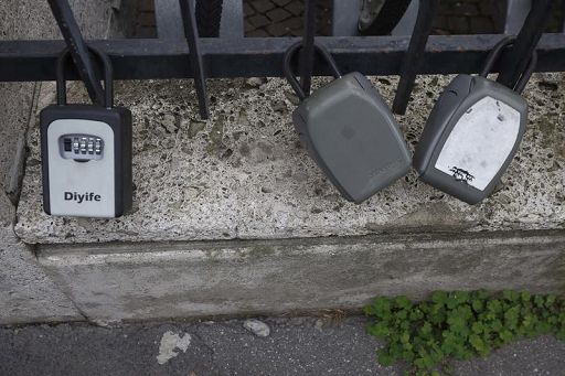 Santanchè: problema affitti brevi esagerato, dibattito ideologico