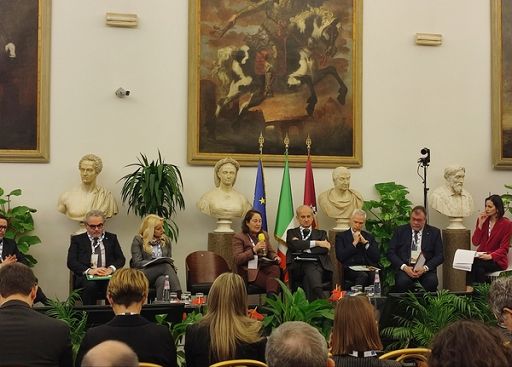 Confagricoltura: vino, usare fondi per investimenti e promozione