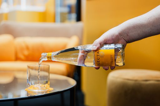 Ferrarelle lancia Electa, un’acqua liscia premium destinata ai ristoranti