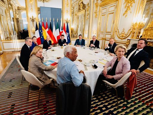 Ucraina, le “perplessità” di Meloni a Parigi: ‘coinvolgere gli Usa’