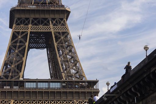 Eurozona, attività delle imprese marginalmente positiva a febbraio