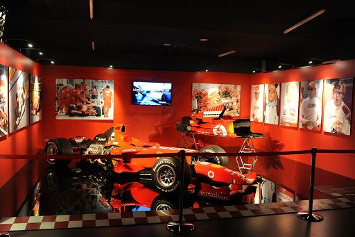 A Maranello si discute di turismo motoristico e futuro automotive