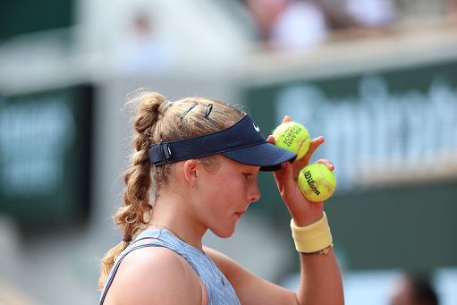 Tennis, a Dubai brilla la stella Andreeva, vince a 17 anni