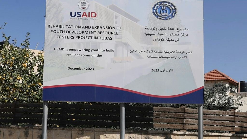 Giudice dà a Trump un giorno per ripristinare aiuti esteri USAID