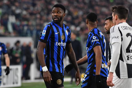 Calcio, l’Inter recupera Thuram e perde Darmian per il Napoli