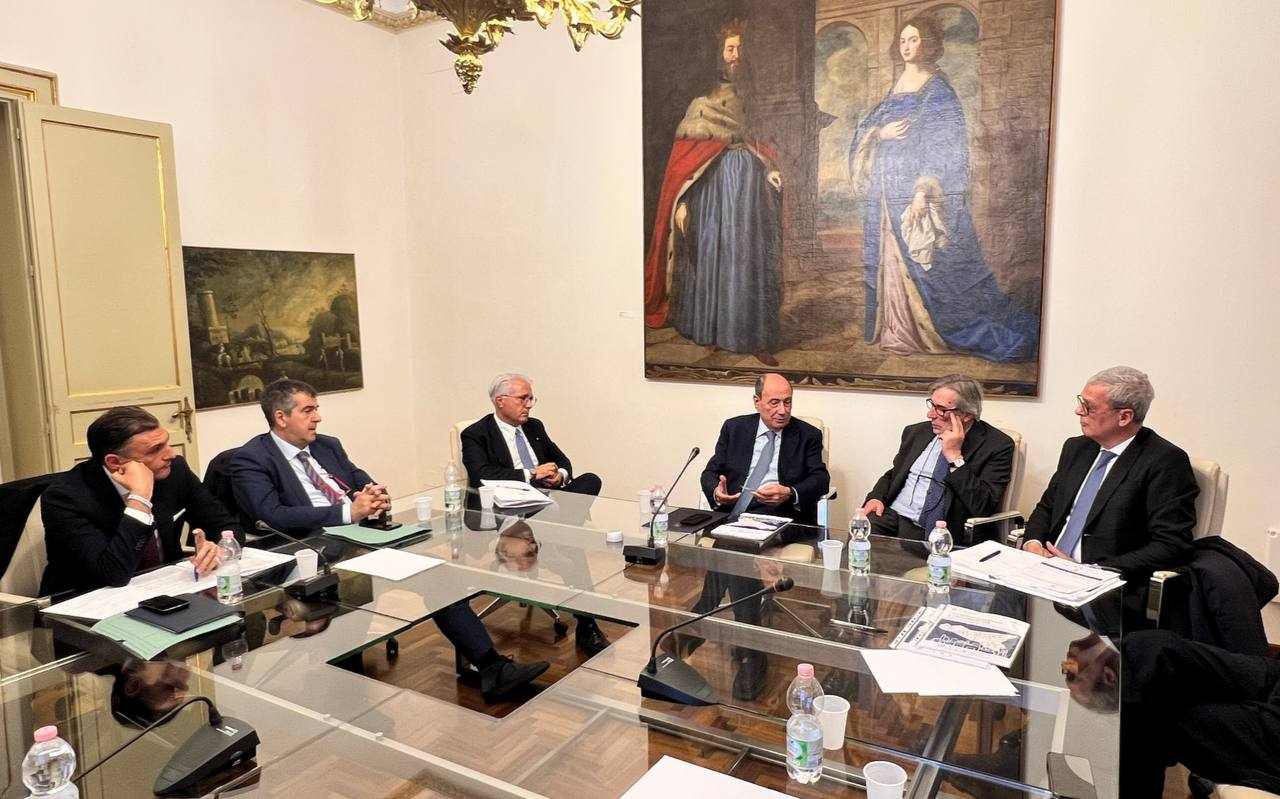 Polo petrolchimico di Siracusa, verso un “futuro sostenibile”: Confindustria soddisfatta dopo vertice