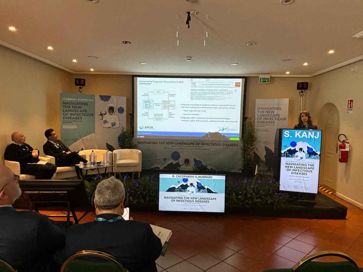 Batteri e virus, come combattere le infezioni nel 2025: “Antibiotici, innovazione e investimenti le nostre armi”