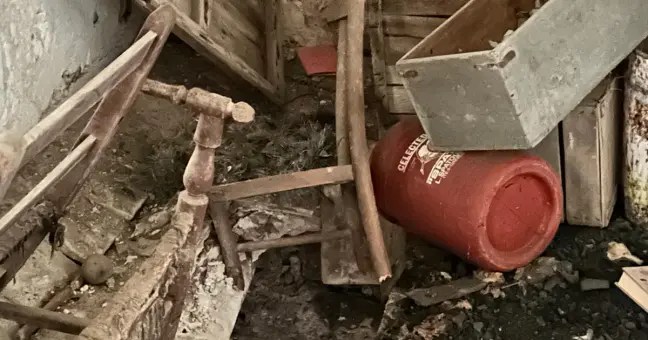 Dramma a Trapani: crolla il pavimento, 56enne resta intrappolata tra le macerie