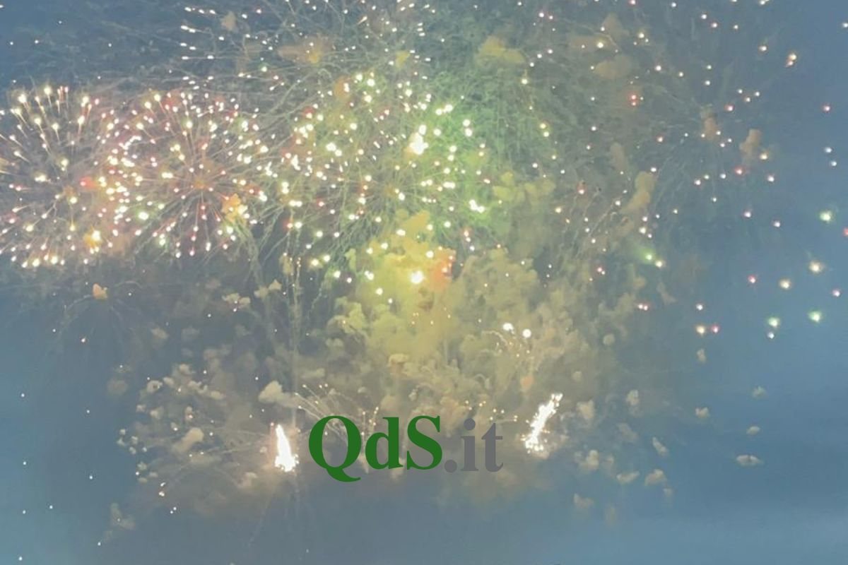 Fuochi d'artificio prima dell'inizio del giro interno