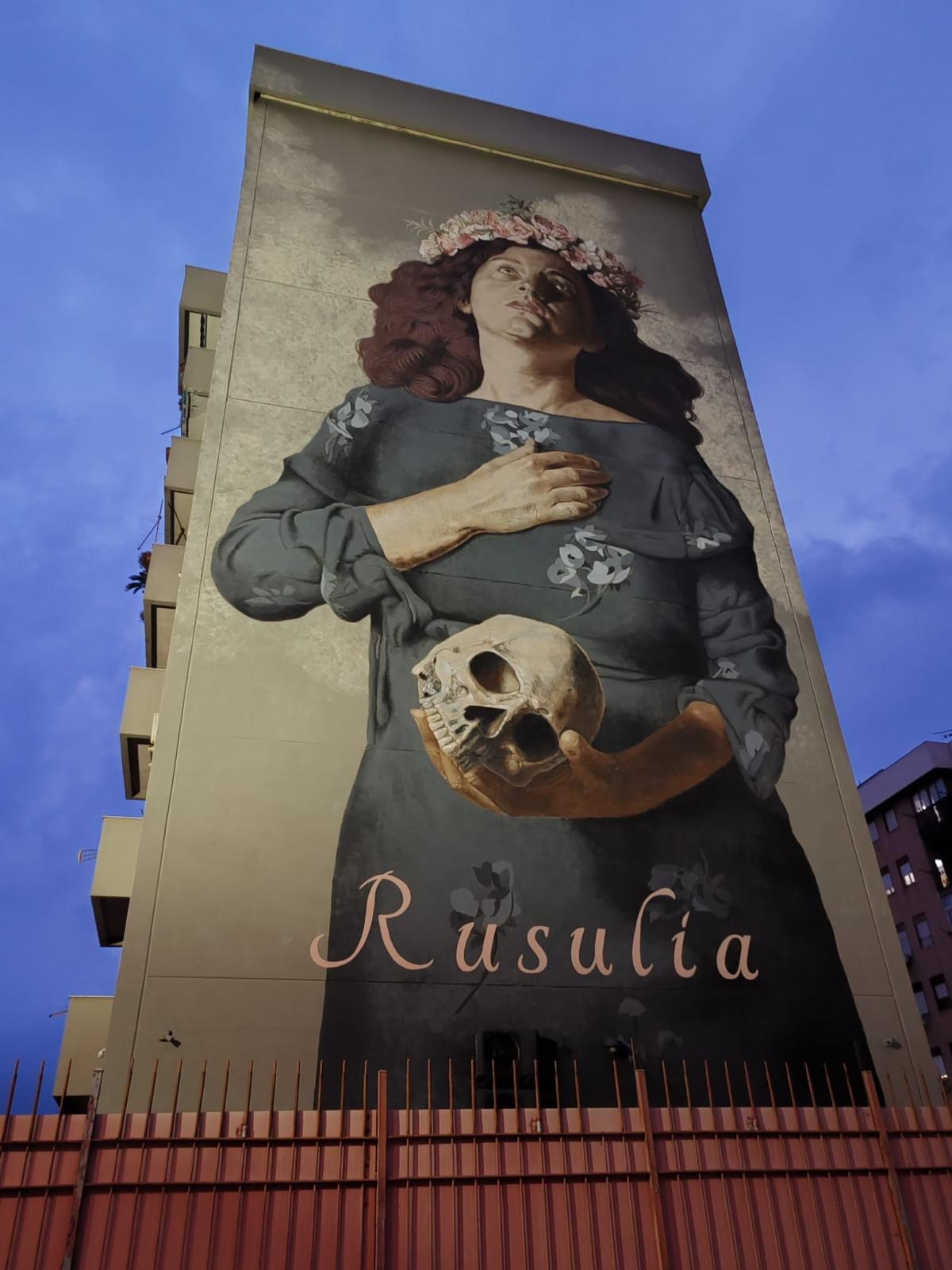 Palermo,  luce ad effetto per il murale “Rusulia” dello Sperone