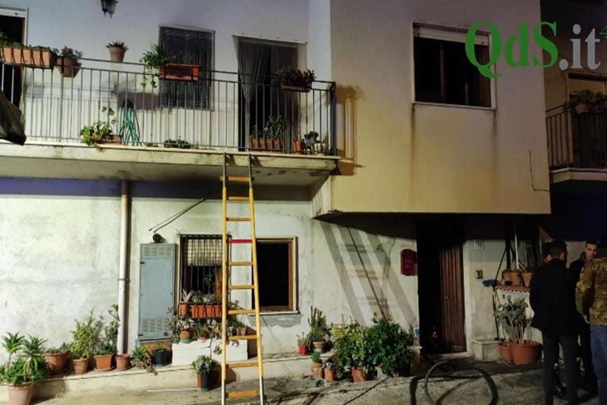 Casa invasa dalle fiamme, incendio mortale in Sicilia: vittima 47enne, tragedia nell’Agrigentino