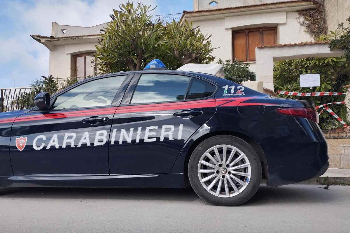 “Voglio ordinare una pizza”, ma era una richiesta di aiuto. Bimbo di 10 anni salva la madre dalle violenze del papà