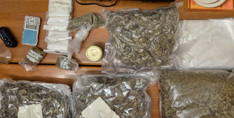 Picanello, 60enne nascondeva oltre quattro chili di marijuana nella propria abitazione: arrestato