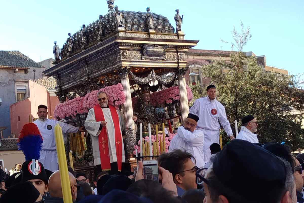 VIDEO e FOTO | La processione in giro per Catania, rivivi il giro esterno di Sant’Agata 2025
