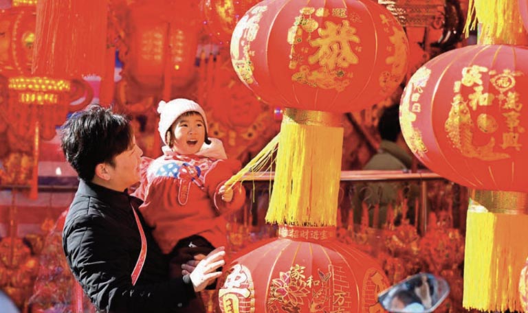 In Cina alla scoperta della cultura della Festa di primavera (来中国过春节！春节文化“圈粉”外国友人)