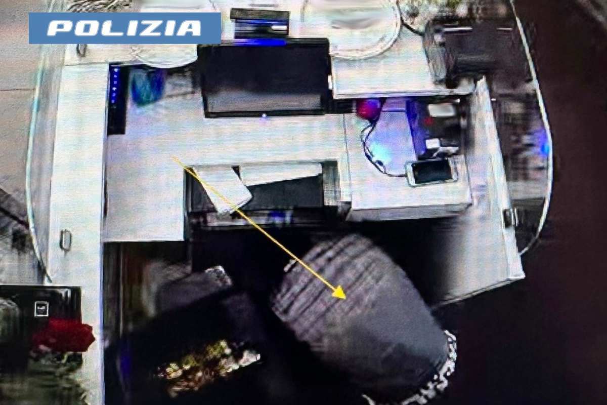 Catania, ruba la cassa di un bar con 19mila euro: denunciato il ladro