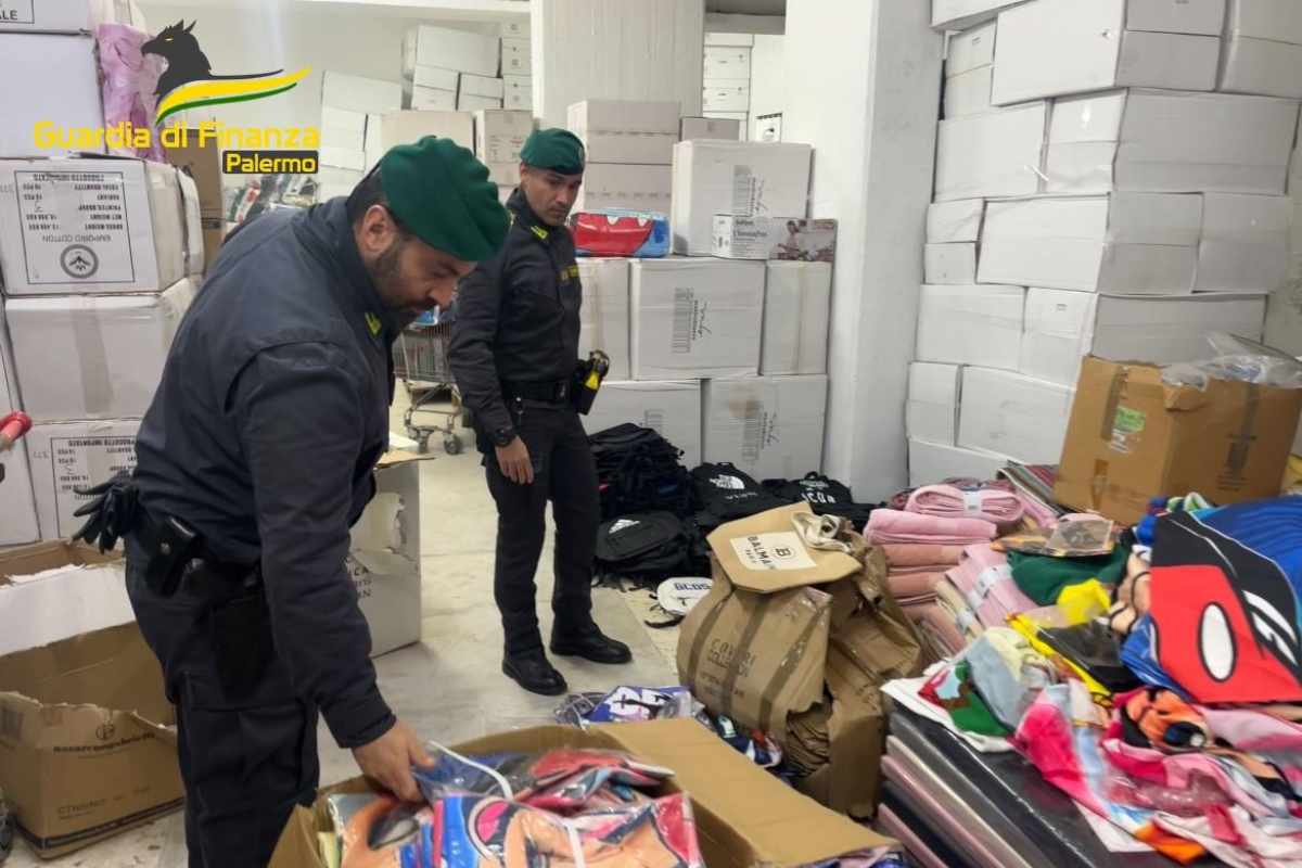 Palermo, abbigliamento e accessori contraffatti: scatta il maxi-sequestro