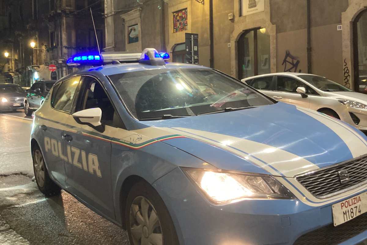 Catania, tentano di rapinare un uomo fuggendo con lo scooter: arrestati tre minorenni