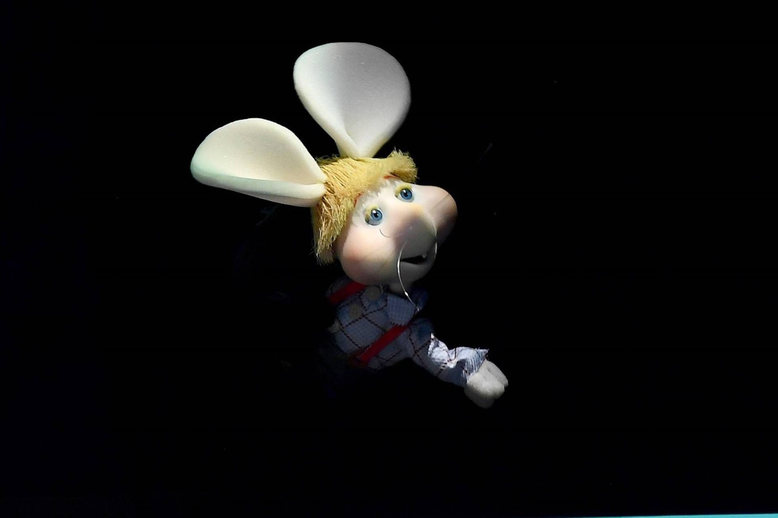 Sanremo 2025, Topo Gigio “bacchetta” Carlo Conti: cosa ha detto dopo il duetto con Lucio Corsi