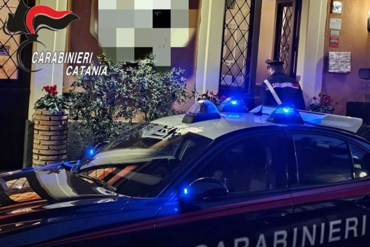 Trecastagni, svaligiano la cassa di un ristorante: un arresto e una denuncia per furto