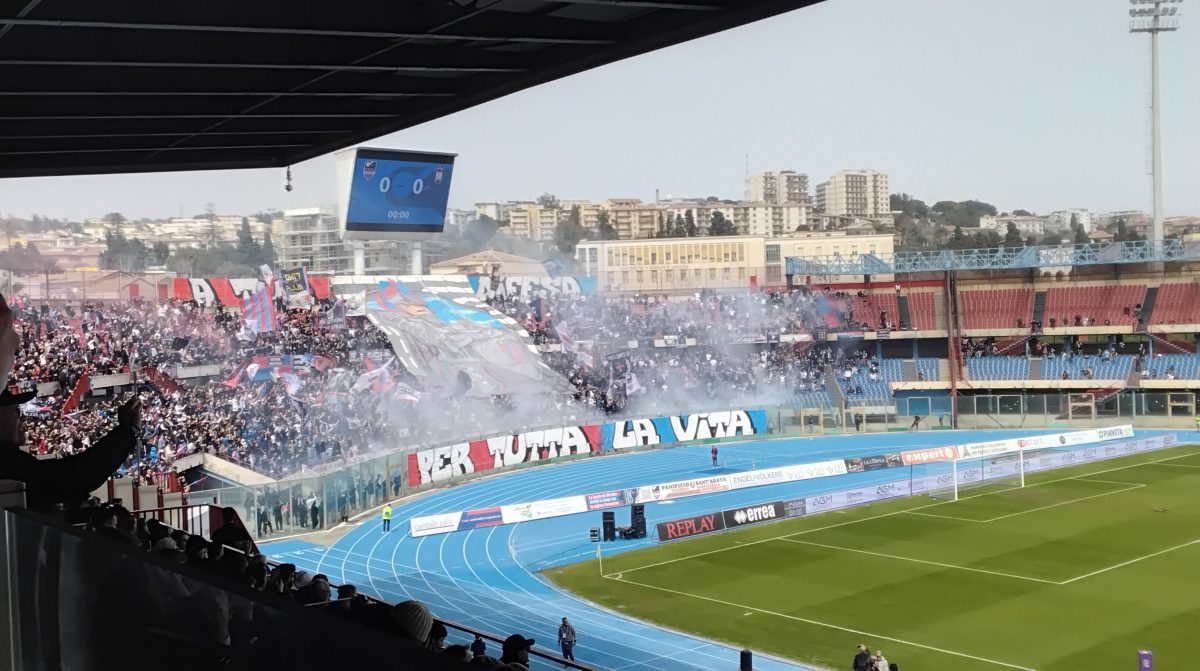 Al Massimino gara vibrante tra Catania e Crotone, ma finisce senza gol. Le pagelle