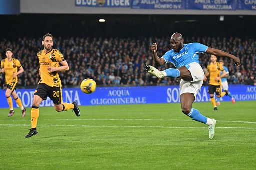 Calcio: Napoli-Inter 1-1, Billing risponde all’87’ a Di Marco