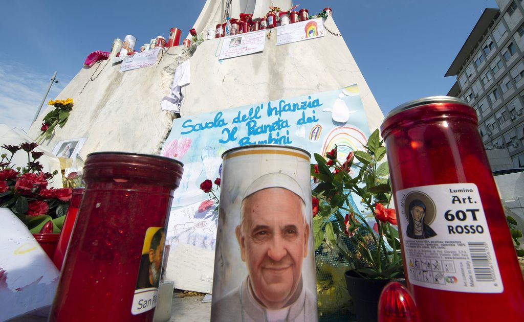 Papa, “condizioni cliniche stabili, no ventilazione meccanica”