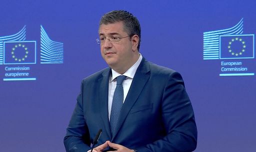 Auto, piano di azione Ue propone 3 flessibilità su target CO2