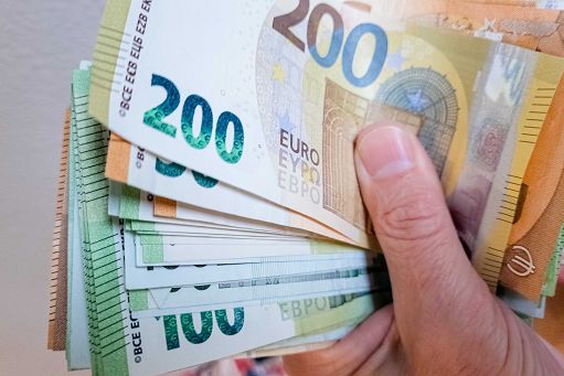Euro vola sopra 1,07 dollari ai massimi da novembre