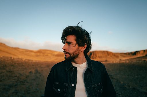 Torna Alvaro Soler e “Con Calma” è subito sapore d’estate