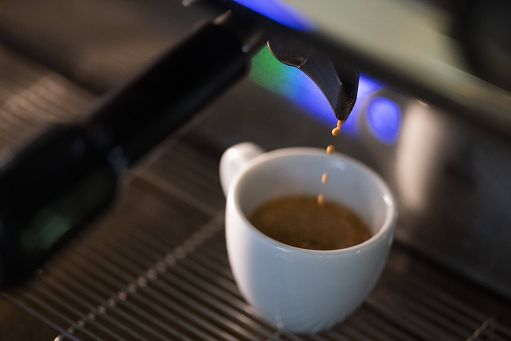 Inflazione, Assoutenti: caffè al bar rincarato del 20% dal 2021