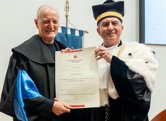 Moda, laurea honoris causa a Santo Versace: “Sono strafelice”