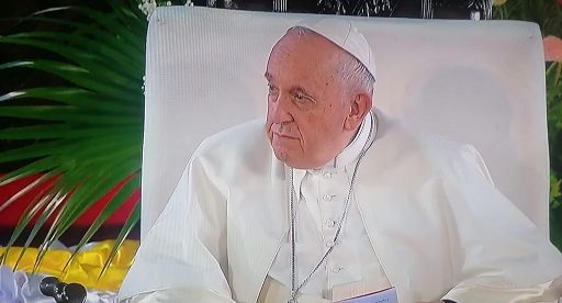 Papa, Sala stampa: ancora lievi miglioramenti respiratori e motorii