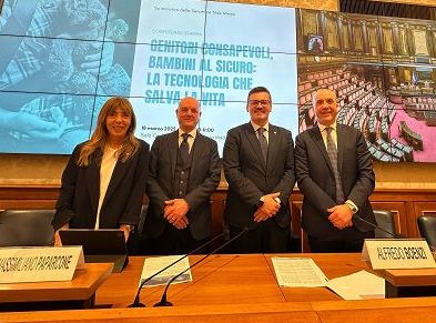 Codice strada, appello: far rispettare legge su seggiolini anti-abbandono