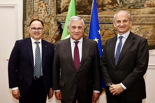 Dazi, Uiv incontra Tajani: impegno per discutere stralcio alcolici