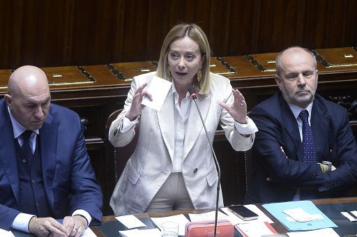 Meloni ripudia l’Europa di Ventotene. E la Camera s’infiamma