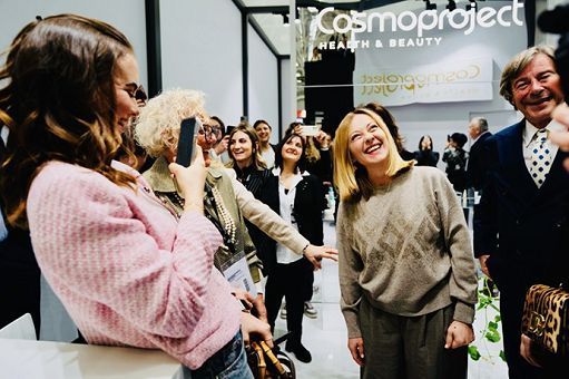 Meloni verso il sì a vertice Macron, fastidio per attivismo Salvini