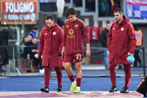 Dybala operato: intervento riuscito, riabilitazione a Trigoria