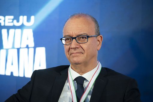 Scuola, Valditara: vogliamo l’arresto in flagranza di chi aggredisce i prof