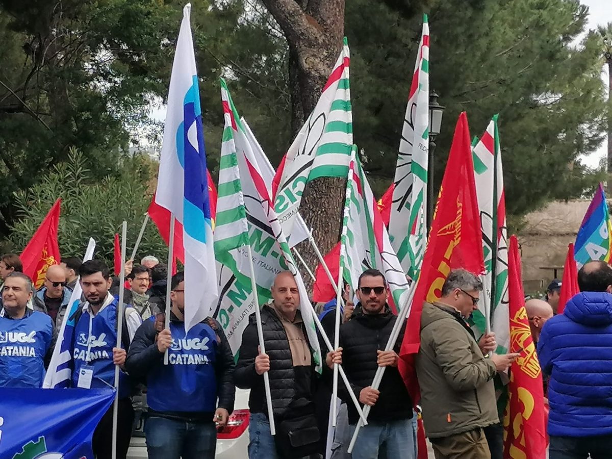 Protesta dei lavoratori della Stm a Palermo, Schifani chiede un tavolo al ministero: incontro il 28 marzo