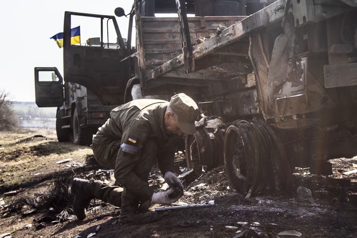 Guerra in Ucraina, è caos: lo scontro Trump-Zelensky, la tregua, l’UE e lo spettro del riarmo Guerra in Ucraina, è caos: lo scontro Trump-Zelensky, la tregua, l’UE e lo spettro del riarmo