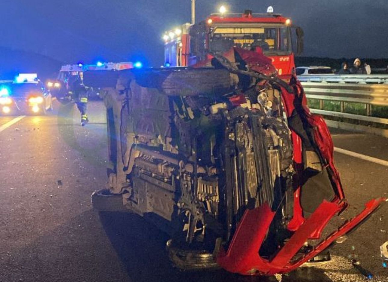 FOTO | Grave incidente sulla statale 640 direzione Agrigento: ci sono feriti