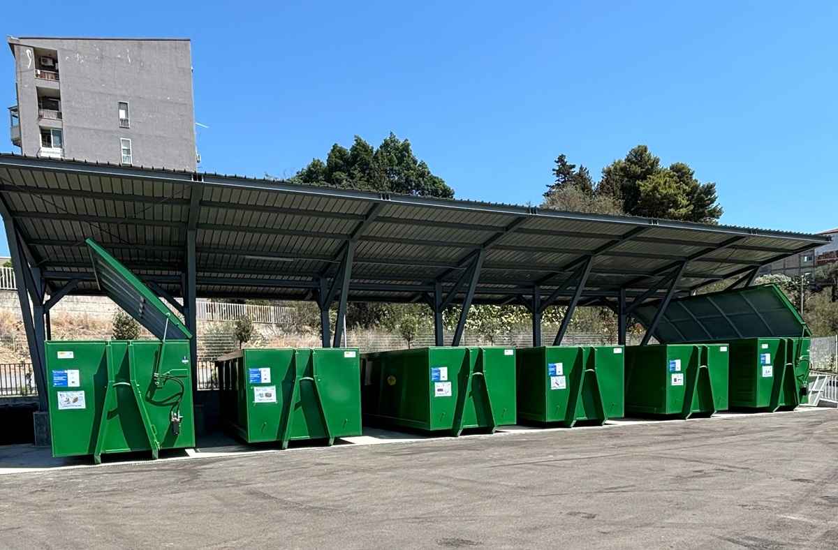 Catania, oltre duemila tonnellate di rifiuti raccolti nelle isole ecologiche: il bilancio del Comune