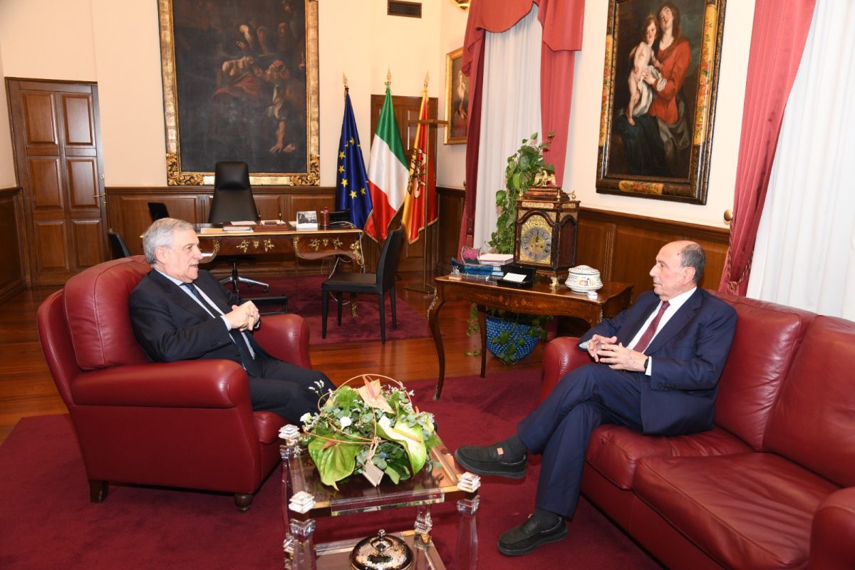 Tajani sbarca a Palermo e incontra Schifani: focus sui migranti ma non solo