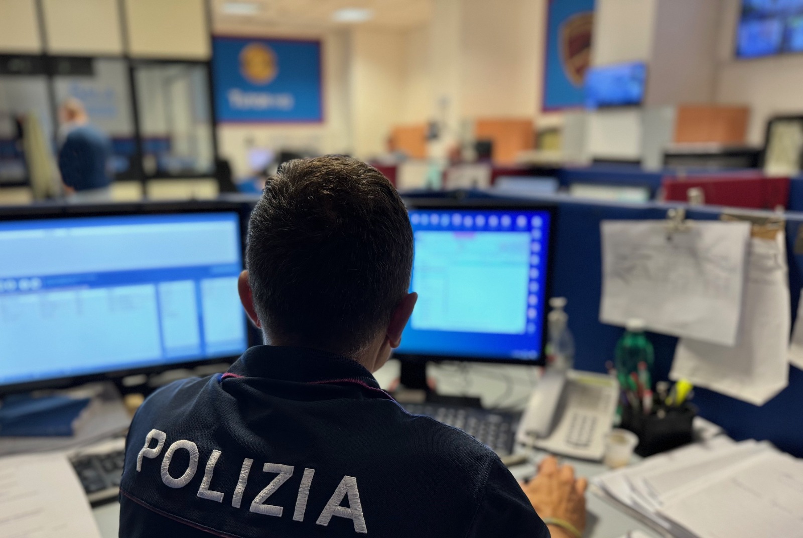 Si presenta 3 volte allo sportello con documenti falsi per ottenere denaro: arrestata 61enne di Troina
