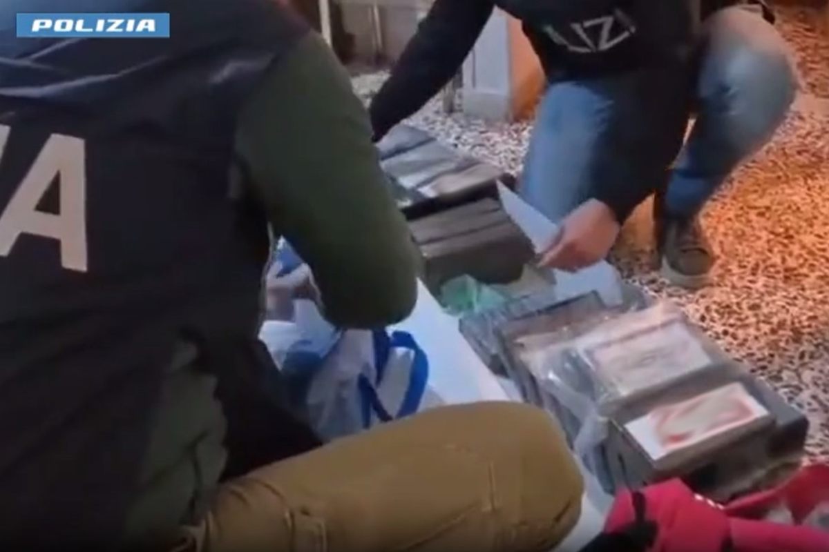 VIDEO | Catania, 37 chili di cocaina nel ripostiglio di casa, arrestato 45enne