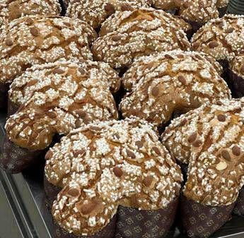 Pasqua: lievito madre e fiori d’arancio, quest’anno per colombe tuffo nella tradizione