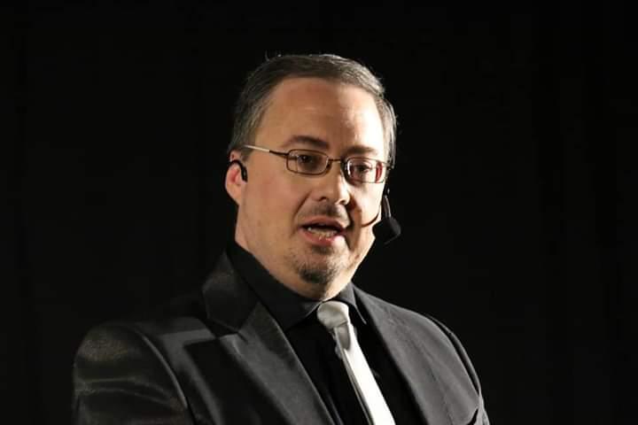 “Te lo leggo negli occhi”, il mentalismo di Giovanni Cricchio al teatro Al Convento di Palermo